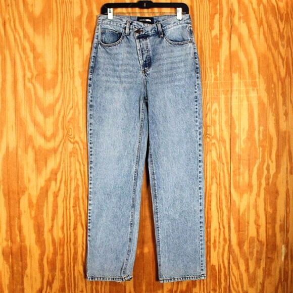 Fashion Nova High-Waisted Jeans - Light Wash - Size 7 - Picture 1 of 12